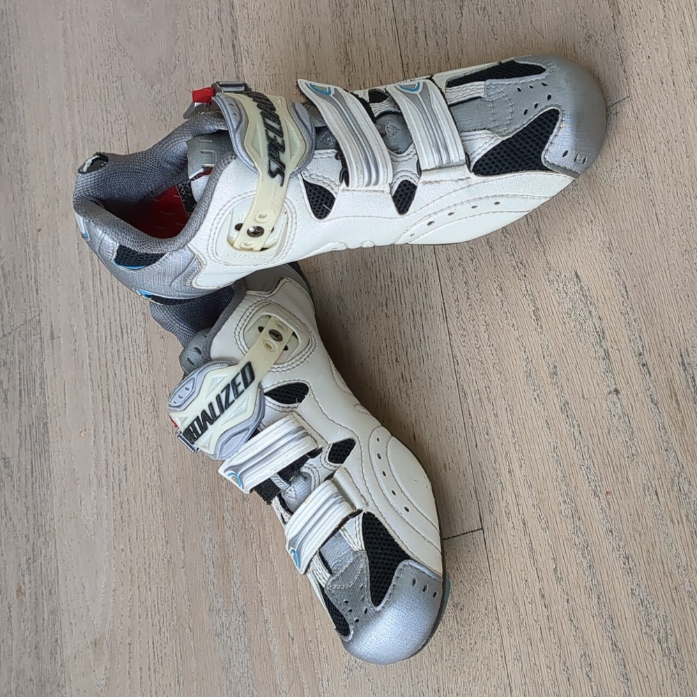 Specialized Women's Athletic Shoes - Cream and Gray